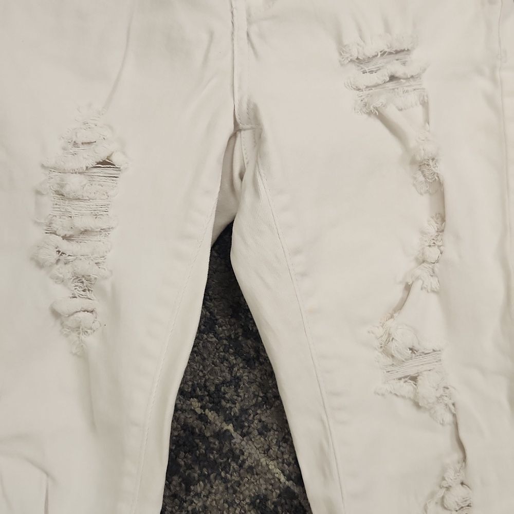 VIP Jeans 1/2 - Picture 3 of 8